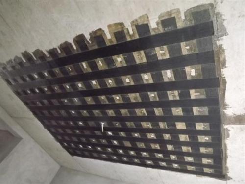三伏潭镇楼板加固